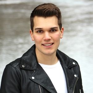 Meet your Posher, Robin